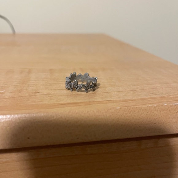 Silver Floral Ring - Picture 1 of 1